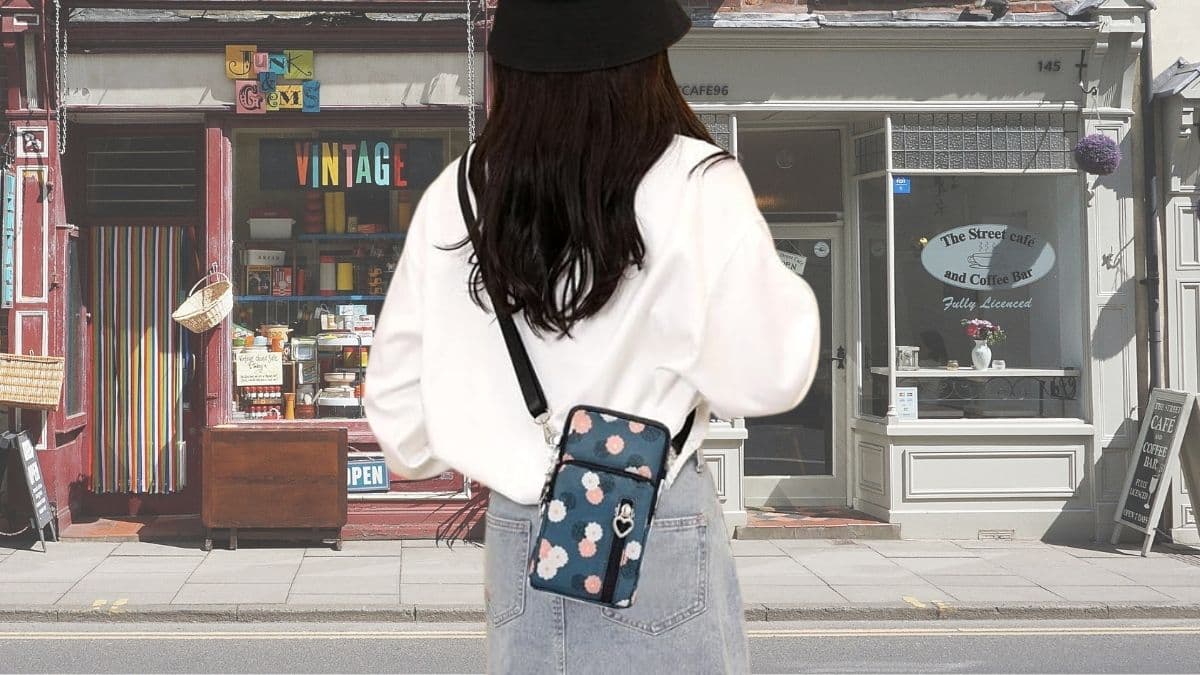 Small crossbody bags